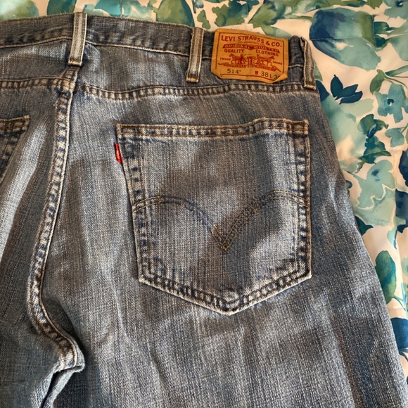 Levis - Picture 2 of 2